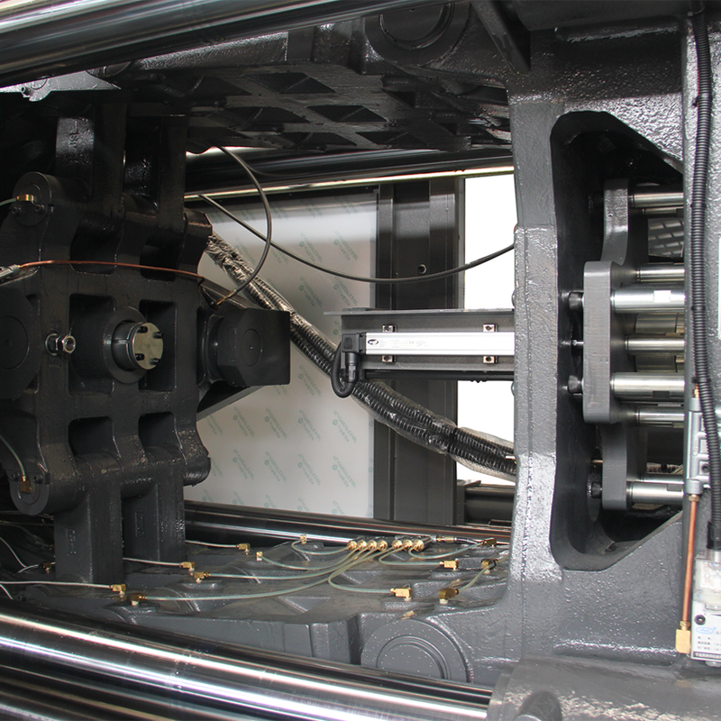 SP350: pressa ad iniezione SP smart power